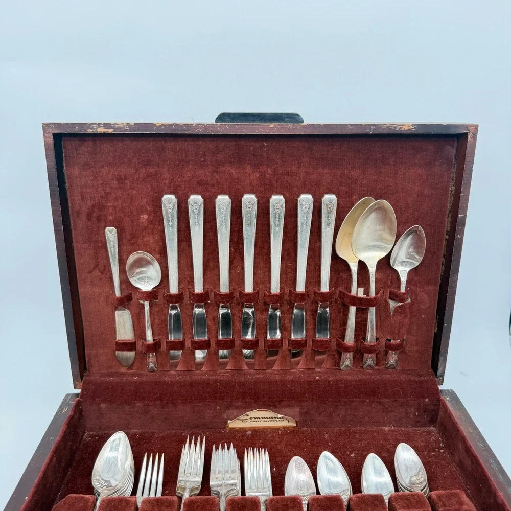 Oneida Community Milady Silverplate Flatware Set 51pc with Wood Case Vintage